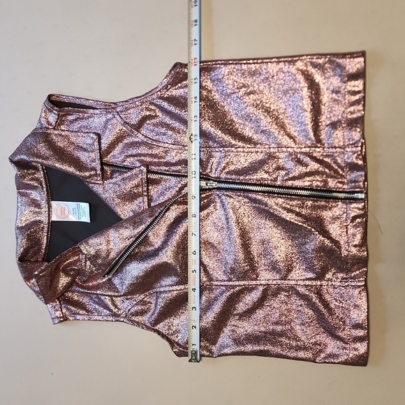 Shimmery Metallic Vest - Picture 7 of 7